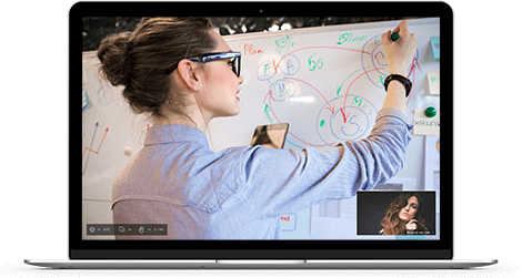 Femme enseignant sur TheONE Webinar