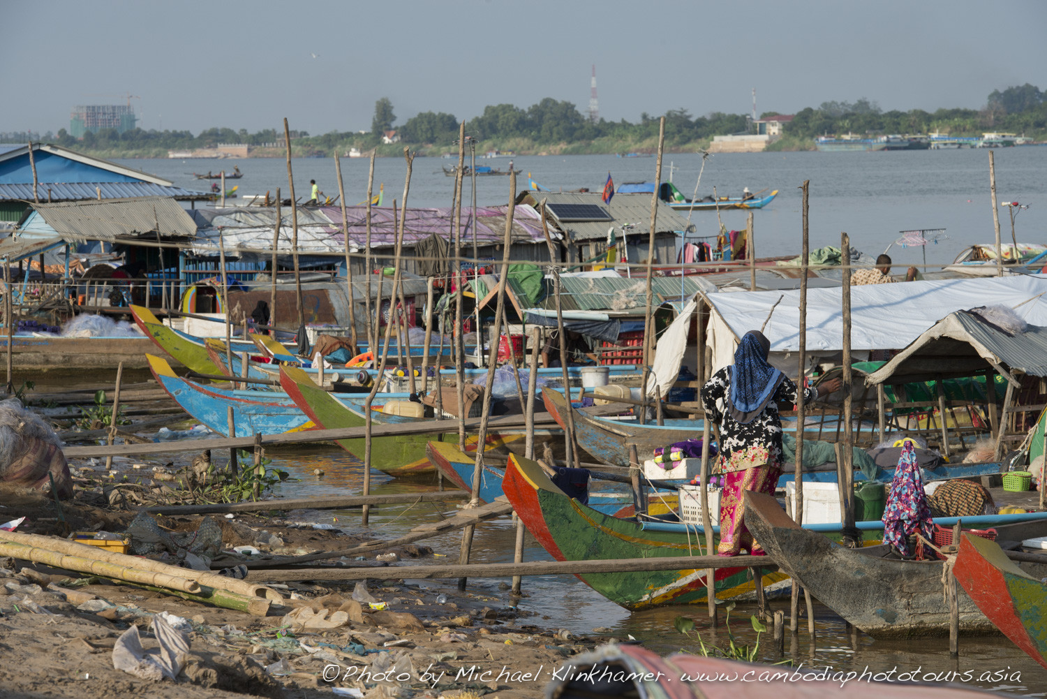 Cham families living on river