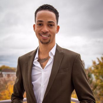 yannick Myv